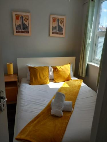 Pearson House - Huku Kwetu 3 Bedroom End of Terrance House - Family and Business Group Self Catering Accommodation -Huku Kwetu Nottingham - image 7