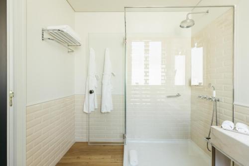 Infante Sagres – Luxury Historic Hotel - image 11