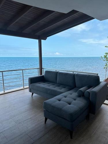 Skats, Trabzon 4 storey Villa-House by the sea - Denize sıfır 4 katlı müstakil Villa - Ev (Trabzon 4 storey Villa-House by the sea - Denize sıfır 4 katlı mustakil Villa - Ev) in Mersin (Trabzon)