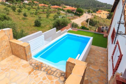 5 bedrooms, 12 beds