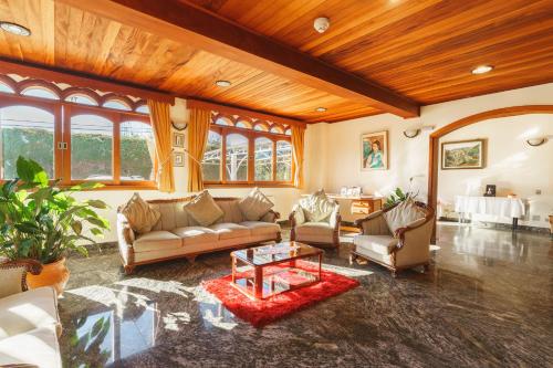 Lobby, Pousada Recanto Almeida in Campos Do Jordao