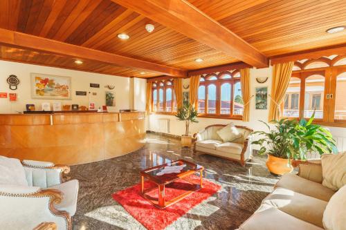 Lobby, Pousada Recanto Almeida in Campos Do Jordao