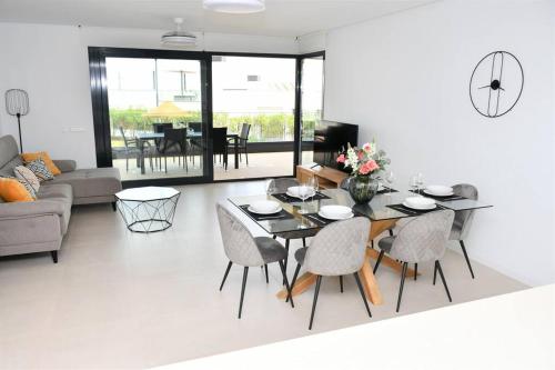 Casa Kerr - Luxury Apt - Sleeps 9 - Los Boliches