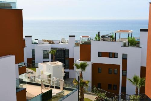 Casa Kerr - Luxury Apt - Sleeps 9 - Los Boliches