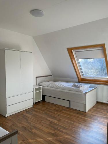 Kaiser Homestay by StayStay