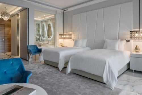 2 twin beds