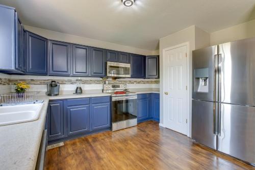Spacious Aurora Home 20 Mi to Downtown Denver! Spacious Aurora Home 20 Mi to Downtown Denver!