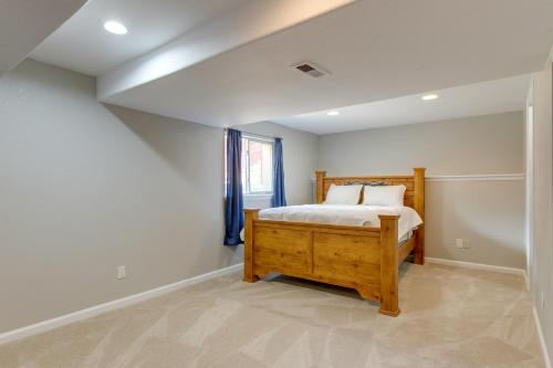 Spacious Aurora Home 20 Mi to Downtown Denver! Spacious Aurora Home 20 Mi to Downtown Denver!