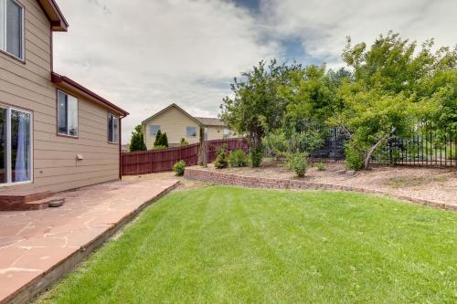 Spacious Aurora Home 20 Mi to Downtown Denver! Spacious Aurora Home 20 Mi to Downtown Denver!