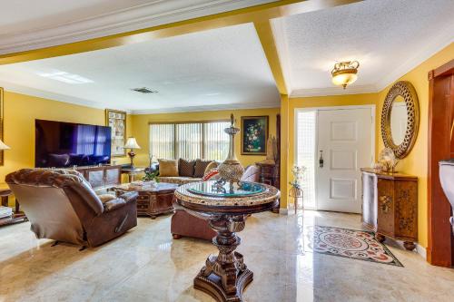 Florida Vacation Rental 6 Mi to Palm Beach in West Palm Beach, USA