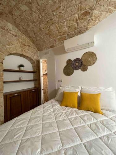  Longo Stone House in 70013 Castellana Grotte