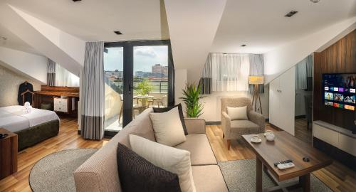 La Mia Suites - main image