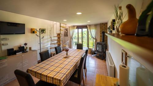 Seadmed, Specious Apartment Manitu in forest countryside in Vrata