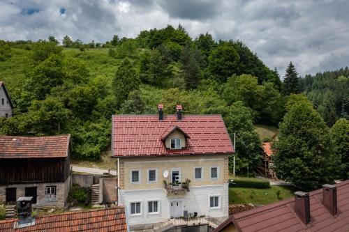 Dvije lipe in Tomići Vrbovsko