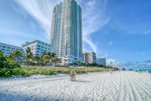 Deluxe Studios and Apartments at the Casablanca 4