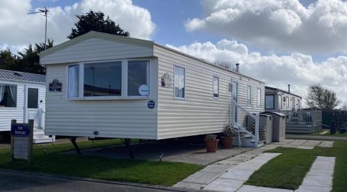 Foto 1: 3 bed Caravan at Lyons Robinhood