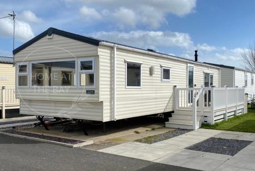 Foto 1: Caravan with Decking at Lyons Robinhood