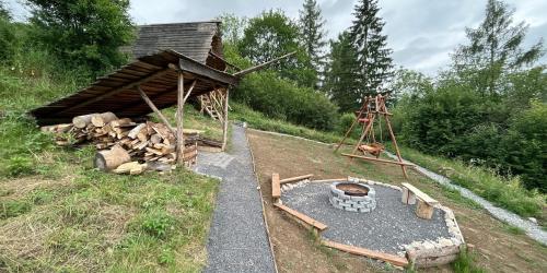 ทัศนียภาพภายนอกโรงแรม, Malé Milé Áčko (Male Mile Acko) in มาลาตินี