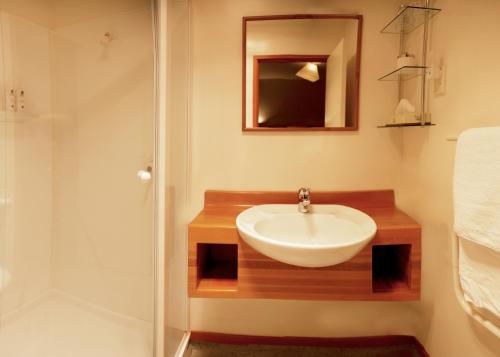 Twin Room image 1