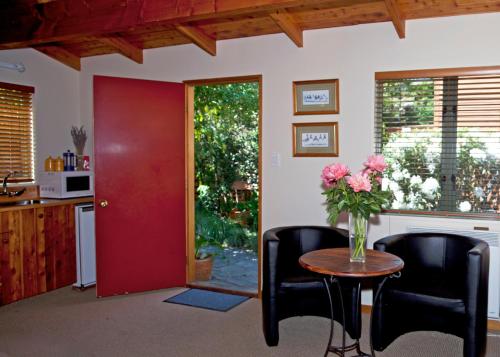 Garden Cottage image 1