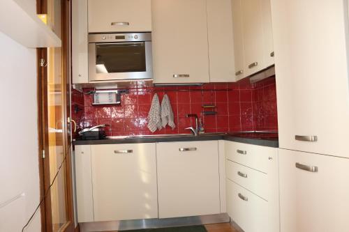  Appartement Dans un Terrain de Golf, 5 min de la mer en Voiture, Parking Gratuit in Cogoleto