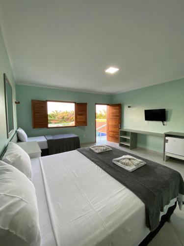1 double bed, 1 twin bed