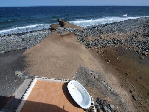 sunrise directly at the sea 5