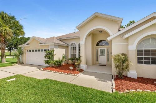 339 - Stunning 6 bed Villa with Modern Decor in Orlando, USA