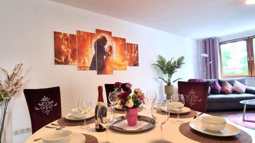 B&B Cremlingen - Wohnung: Beast. Bis 6 Personen, Klima, Massageliege, 3x TV - Bed and Breakfast Cremlingen