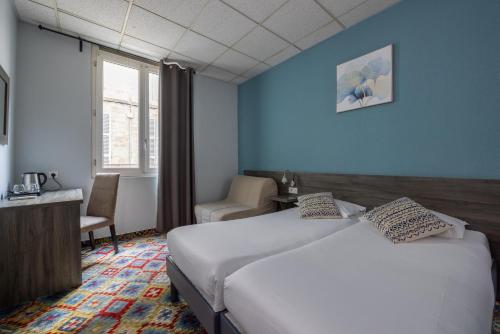 2 twin beds