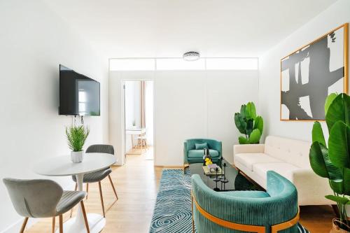 444-3F Newly renovated 1BR in Hells Kitchen in New York, USA