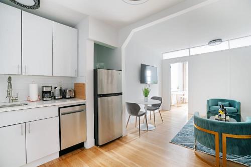 444-3F Newly renovated 1BR in Hell's Kitchen, New York (photo 3)