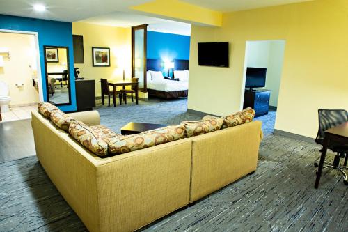 Holiday Inn Express Harrisburg West, an IHG Hotel