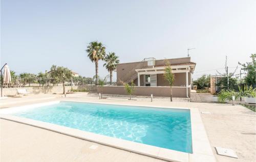  Stunning Home In Kaukana With House Sea View, Ferienwohnung in Villaggio Azzurro