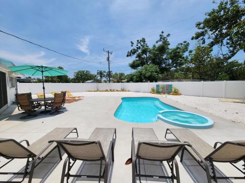 3 Bedroom Pool Home 5 Miles from Best Beaches Around home