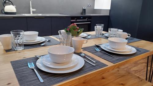 Facilities, The Cedarwoods - luxury for up to 5 and your woof! in Littledown and Iford