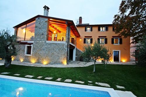  Vila Zamask 422 in 