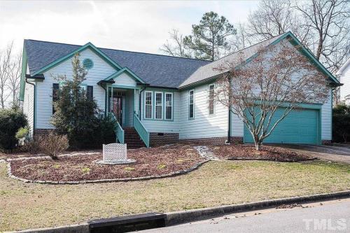 Little Green House in Suburbia in Fuquay-Varina, USA