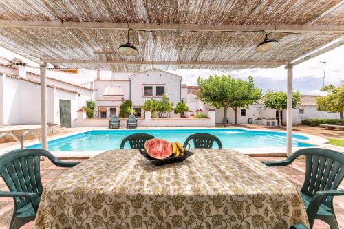 Iekārtas, Casa con piscina- Tierra de Barros in Aceuchal