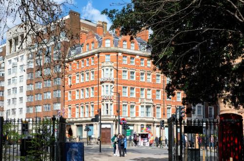 Morton Hotel, Londyn