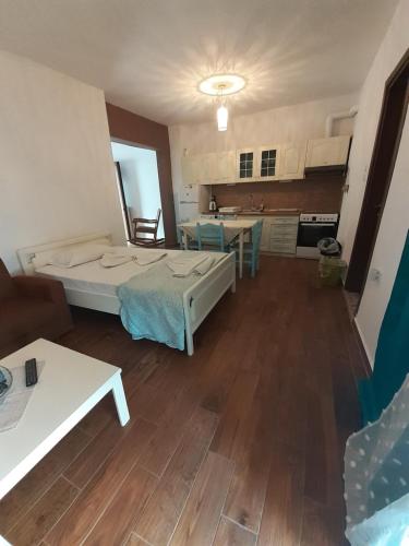  Lazaros in 64002 Limenaria