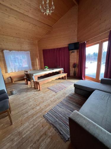 A house with a sauna at Arturs in Viitna