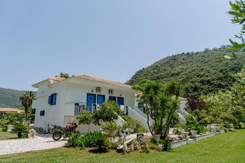 Exterior view, Villa Marina in Karavostasi