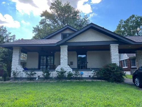 Midtown Memphis home with fire pit in Memphis, USA