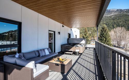 The Big Deck by Revelstoke Vacations