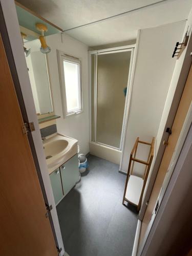 Bathroom, Mobile home camping Pedro near La Taverne du Troll a Agde