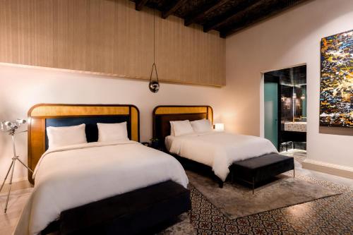 2 double beds