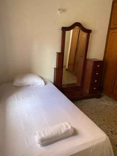 Casa Amplia Familiar muy Fresca Cerca al Poblado, Medellín (Foto 10)