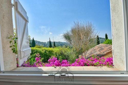 Villa with magnificent view of the hinterland of Cannes and the sea AC