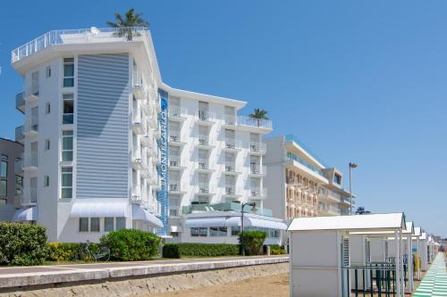 Hotel Montecarlo 3 Stelle Superior 2